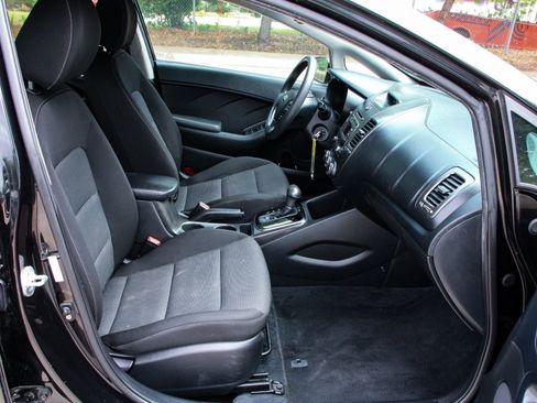 Used 2017 Kia Forte LX FWD image 25