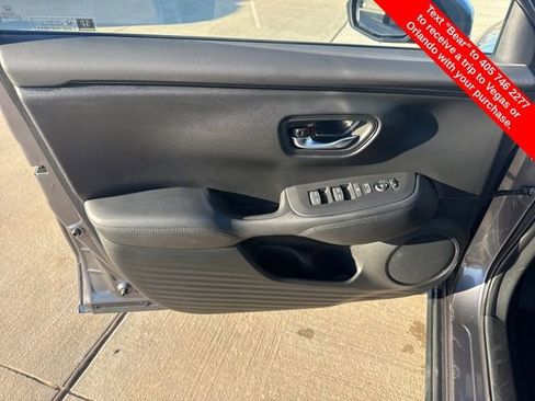 Used 2025 Honda HR-V LX image 16