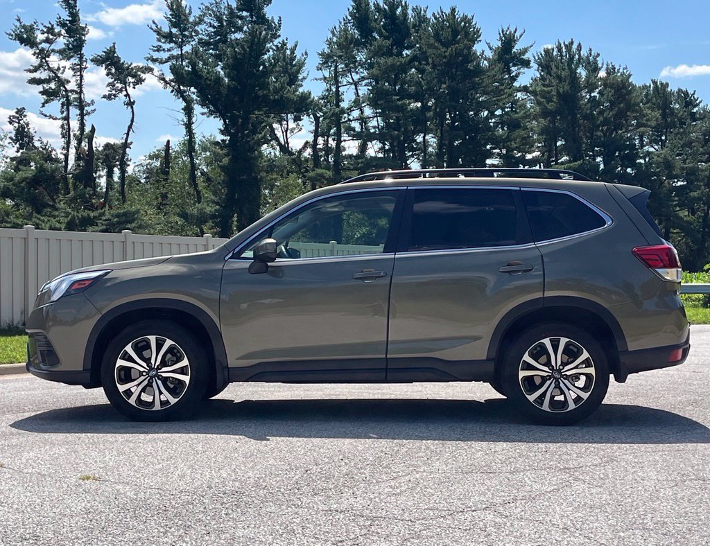 Used 2022 Subaru Forester Limited w/ Popular Package #3 AWD/4WD image 4