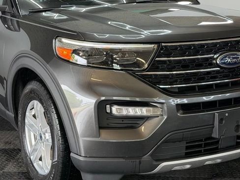 Used 2020 Ford Explorer XLT w/ Equipment Group 202A RWD image 4