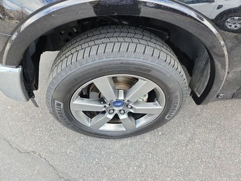 Used 2017 Ford F150 Platinum w/ Equipment Group 701A Luxury image 12