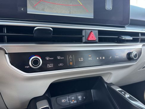 Certified 2025 Kia Sorento S w/ Panoramic Sunroof Package FWD image 23