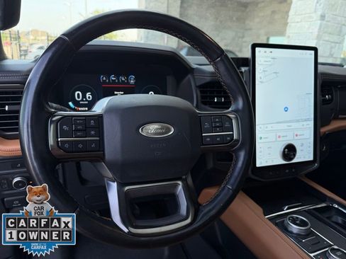 Used 2022 Ford Expedition Platinum image 12