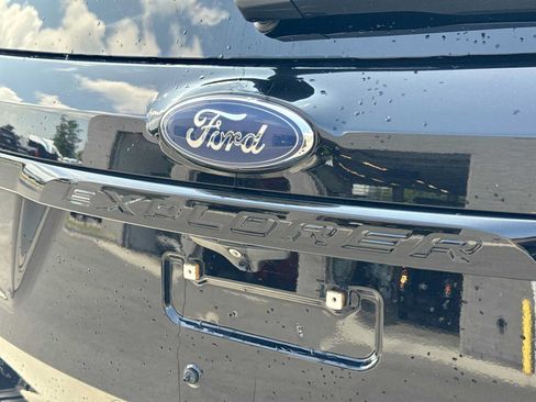 Used 2018 Ford Explorer Sport AWD/4WD image 12