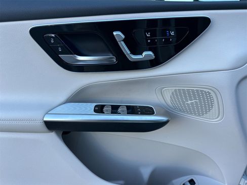 New 2026 Mercedes-Benz GLC 300 image 11