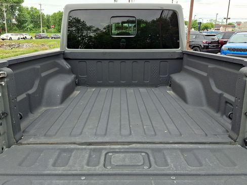 Certified 2022 Jeep Gladiator Overland AWD/4WD image 29