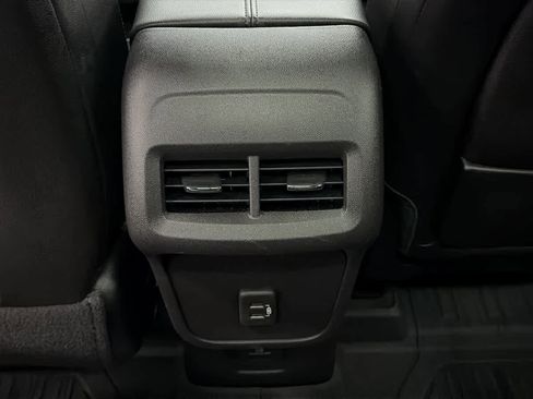 Certified 2024 GMC Terrain SLT w/ Infotainment Package II image 26