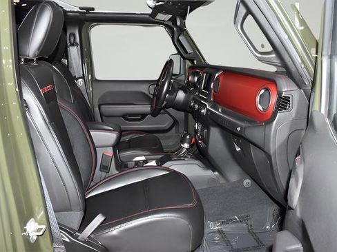 Used 2021 Jeep Wrangler Unlimited Rubicon w/ Dual Top Group AWD/4WD image 24