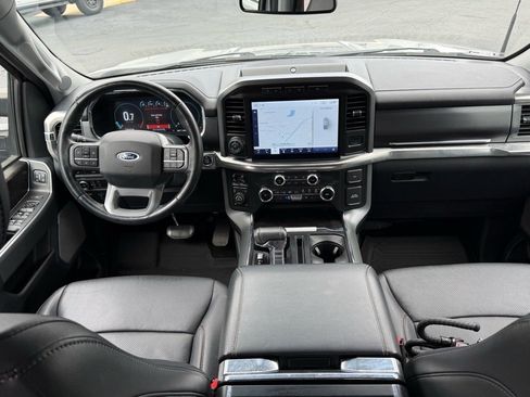 Used 2022 Ford F150 Lariat image 13