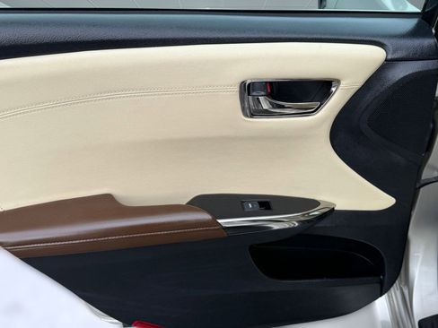 Used 2014 Toyota Avalon XLE image 29