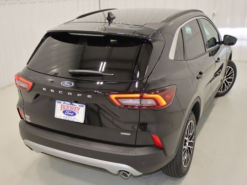 Certified 2024 Ford Escape SE image 64