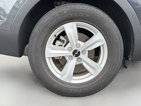 Used 2023 Kia Sorento LX FWD image 10