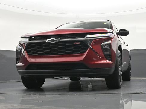 Used 2024 Chevrolet Trax RS FWD image 32