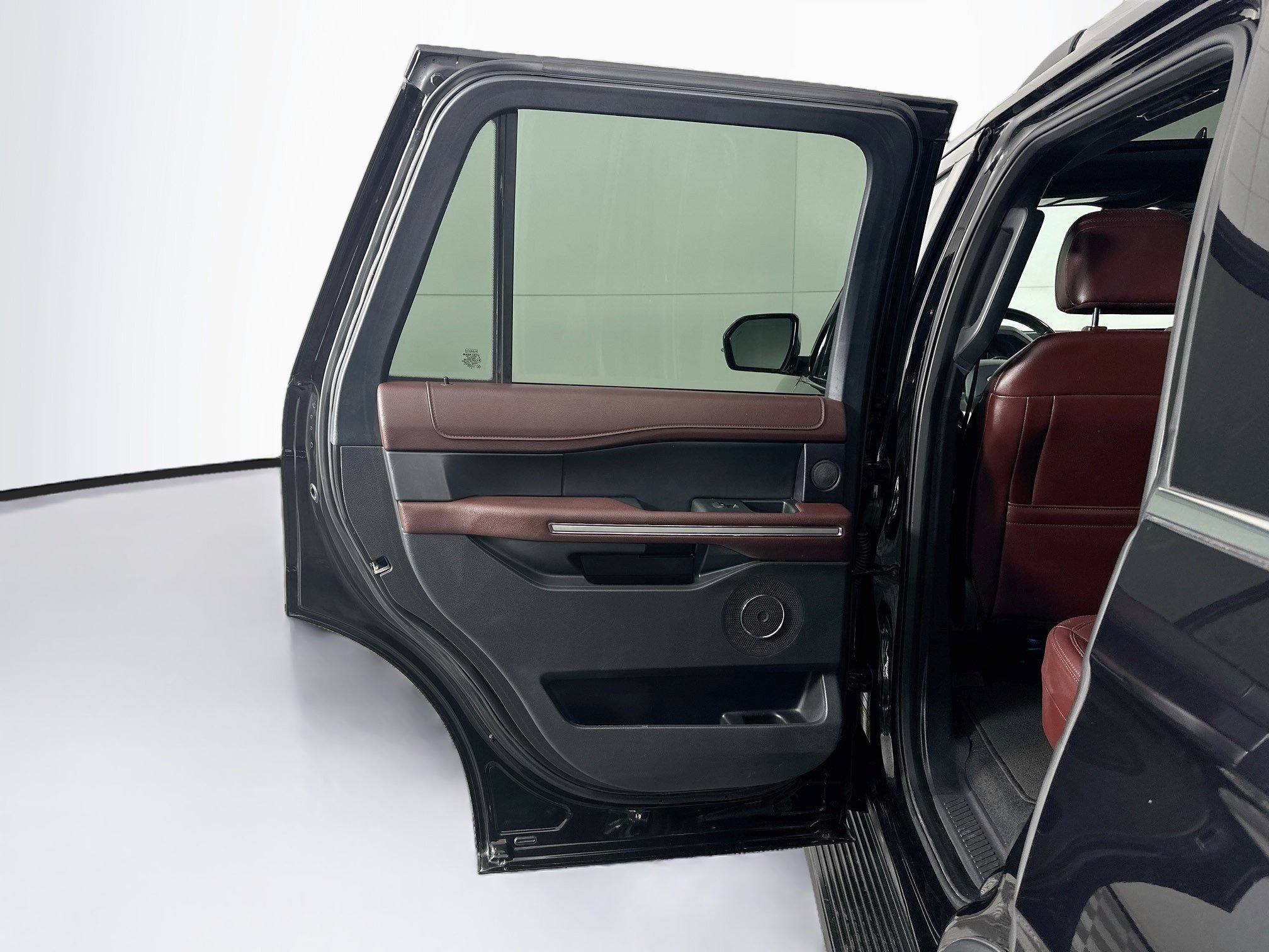 Used 2024 Ford Expedition Limited RWD image 28