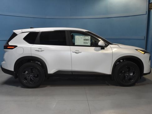New 2026 Nissan Rogue SV w/ Cold Weather Package AWD/4WD image 19