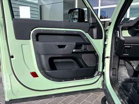 Used 2023 Land Rover Defender 110 75th Limited Edition image 23