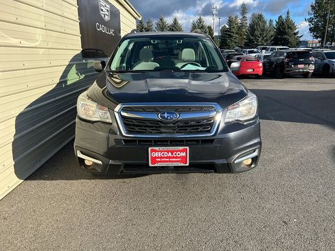 Used 2017 Subaru Forester 2.5i Premium image 3