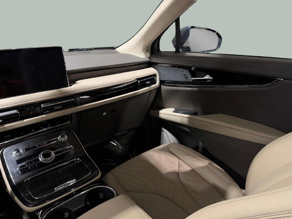 Certified 2023 Lincoln Nautilus Reserve AWD/4WD image 22