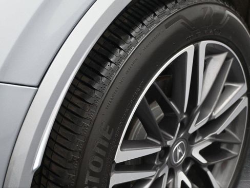 Used 2025 Acura MDX SH-AWD w/ Advance Package image 17