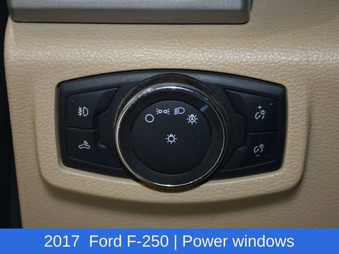 Used 2017 Ford F250 Lariat w/ Chrome Package image 9