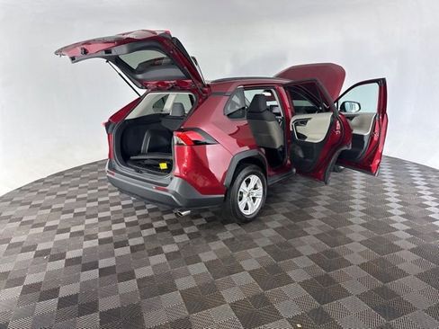 Used 2021 Toyota RAV4 XLE w/ XLE Grade Weather Package AWD/4WD image 14