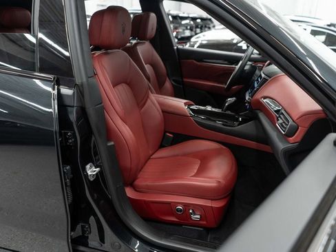 Used 2022 Maserati Levante GT image 11