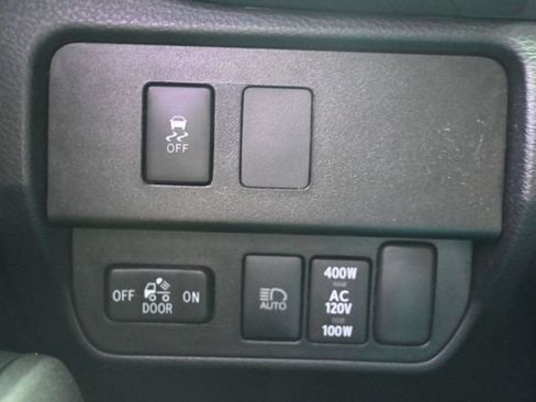 Used 2022 Toyota Tacoma TRD Sport w/ Technology Package AWD/4WD image 25