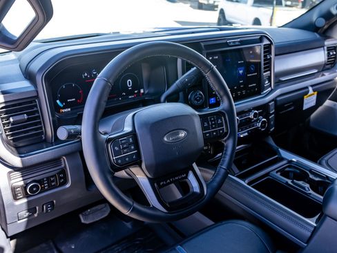 Used 2026 Ford F450 Platinum w/ FX4 Off-Road Package image 17