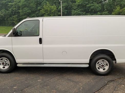 Used 2019 GMC Savana 2500 w/ Driver Convenience Package RWD image 7