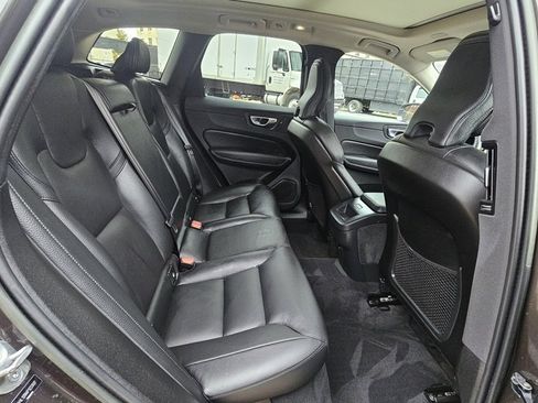 Certified 2023 Volvo XC60 B5 Plus w/ Climate Package image 10