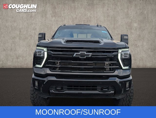 Used 2024 Chevrolet Silverado 2500 LTZ w/ LTZ Plus Package AWD/4WD image 3