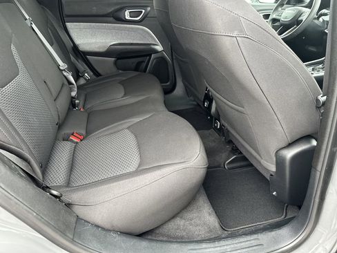 Used 2023 Jeep Compass Sport AWD/4WD image 33