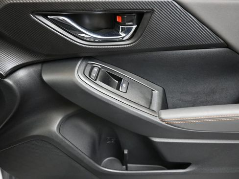 Certified 2024 Subaru Crosstrek 2.5i Limited w/ Crosstrek Mirror Package AWD/4WD image 11