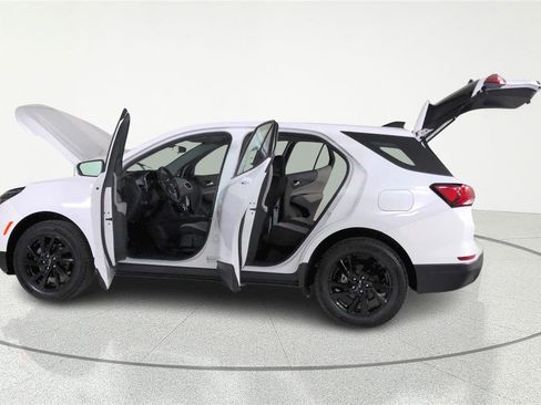 Used 2023 Chevrolet Equinox LS w/ Sport Edition image 7