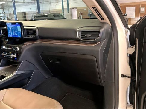Used 2020 Ford Explorer Limited RWD image 16