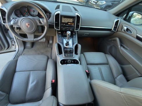 Used 2011 Porsche Cayenne S image 35