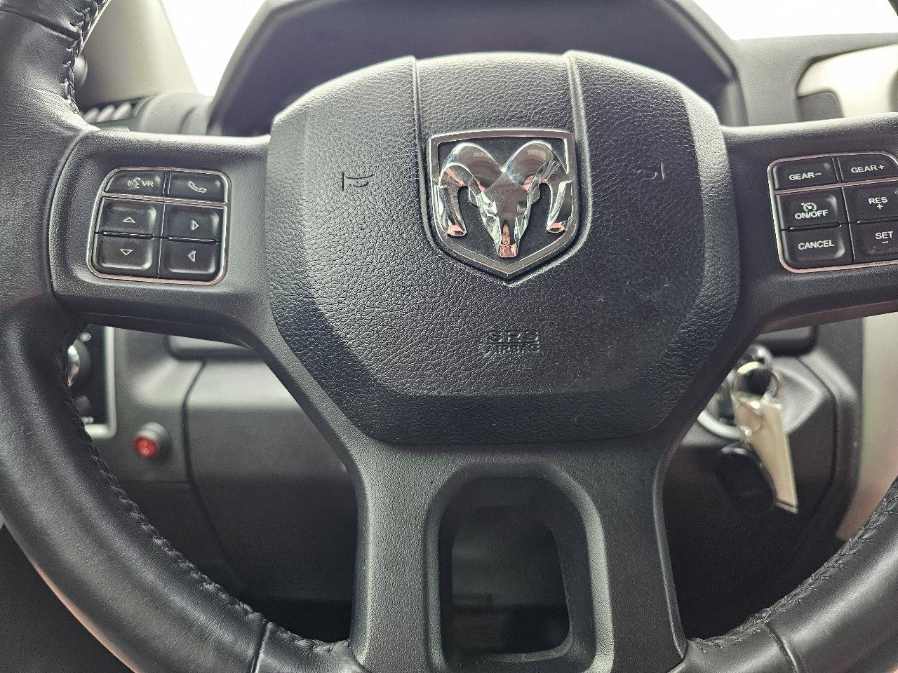 Used 2019 RAM 1500 Classic SLT w/ Luxury Group AWD/4WD image 9