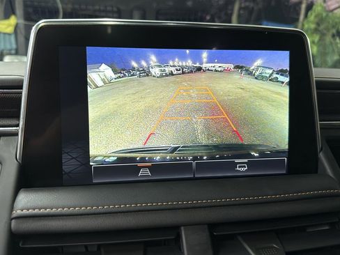 Used 2023 GMC Yukon XL AT4 image 19