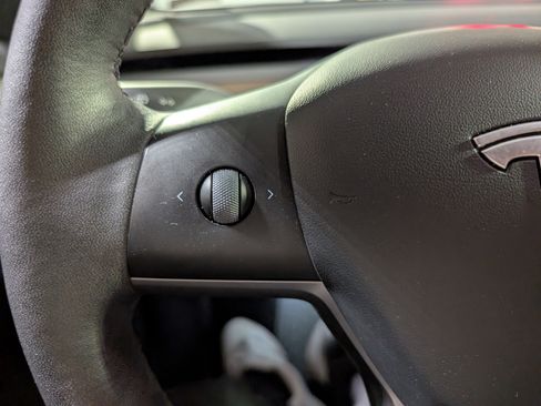 Used 2022 Tesla Model 3 Long Range AWD/4WD image 27