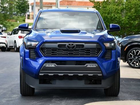 Used 2025 Toyota Tacoma TRD Sport AWD/4WD image 12