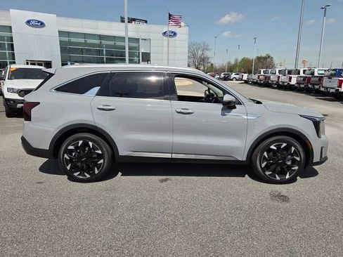 Used 2026 Kia Sorento EX w/ EX Premium Package image 11