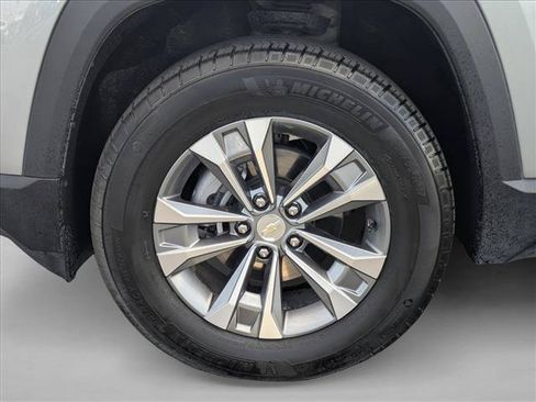 Used 2025 Chevrolet Equinox LT AWD/4WD image 24