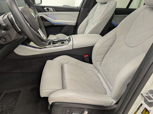 Used 2024 BMW X5 xDrive40i w/ Premium Package image 5