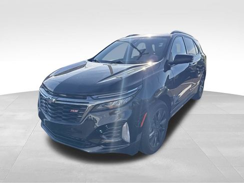 Used 2022 Chevrolet Equinox RS w/ Infotainment Package FWD image 5
