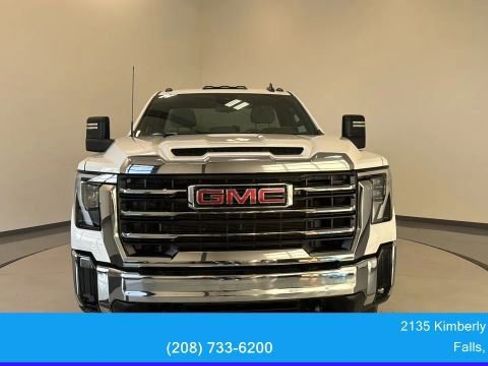 Used 2024 GMC Sierra 3500 SLE w/ SLE Convenience Package image 2