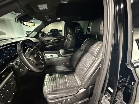 Used 2023 Cadillac Escalade V w/ LPO, ONYX Package AWD/4WD image 28
