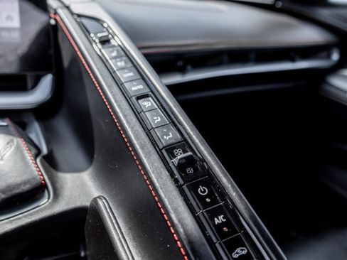 Used 2021 Chevrolet Corvette Stingray Premium Conv w/ Z51 Performance Package RWD image 18