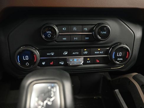 Used 2024 Ford Bronco Outer Banks w/ Sasquatch Package AWD/4WD image 23