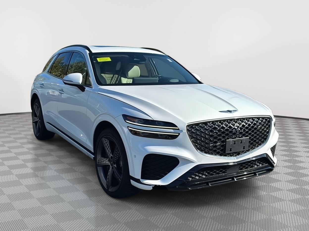 Used 2022 Genesis GV70 3.5T Sport w/ Sport Prestige Package AWD/4WD image 3