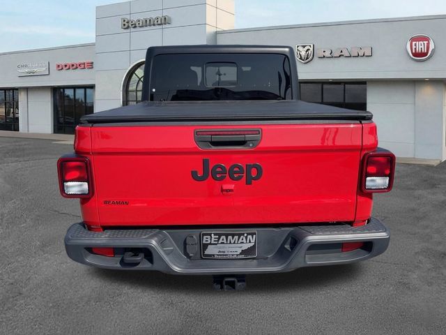 Used 2022 Jeep Gladiator Sport AWD/4WD image 4
